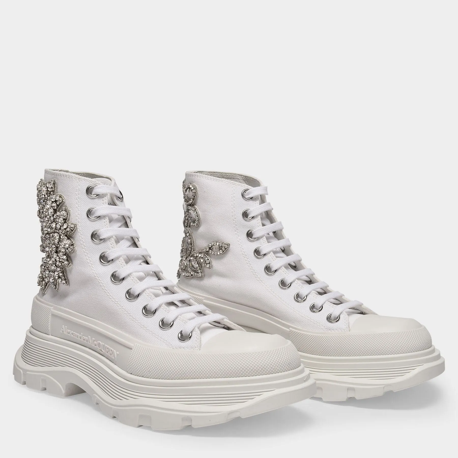 Alexander McQueen  Tread Slick Low Sneakers in White Canvas