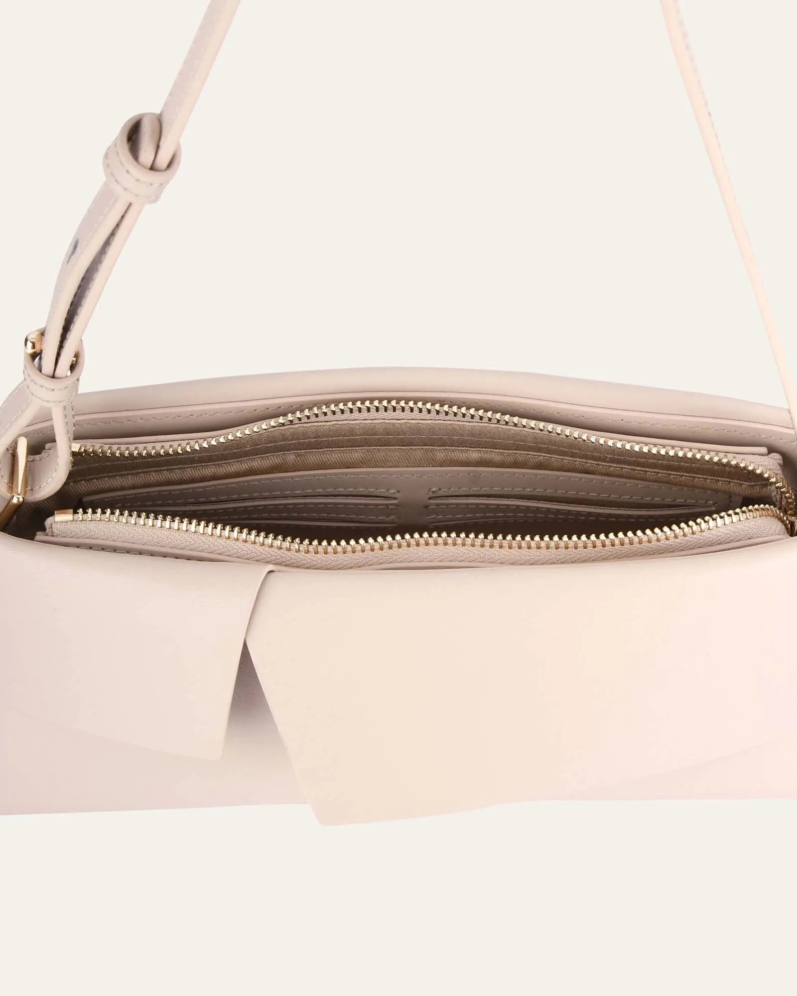 Cyrus shoulder bag sand leather