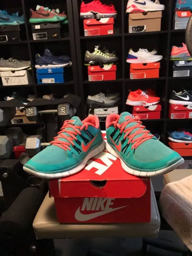 Nike Free Run 5.0+ size 10.5 Dolphins turquoise & crimson