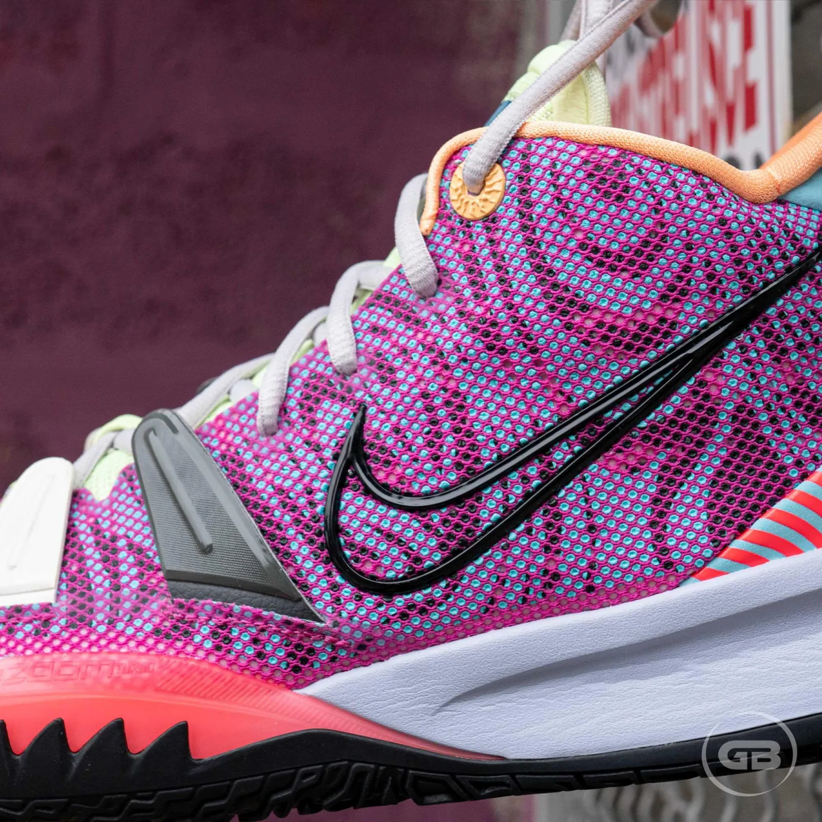 Nike Kyrie 7 ''Hendrix''