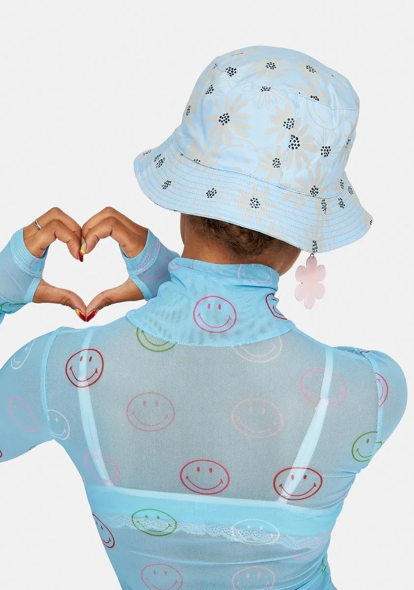 x Smiley Modern Bucket Hat-