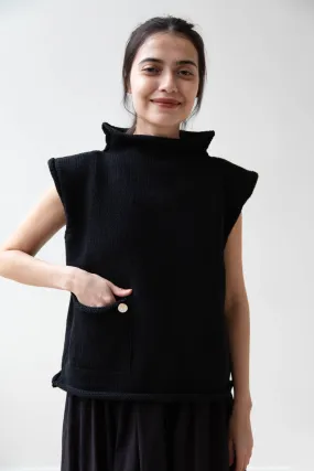 Xenia Telunts | Fisherman Vest in Black